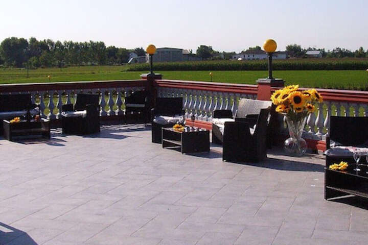 Terrace/Patio 26 of 29