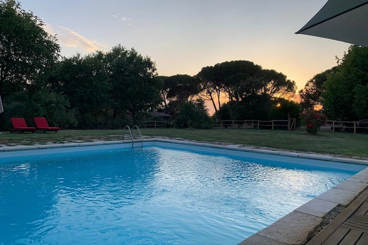 Pool 10 of 19
