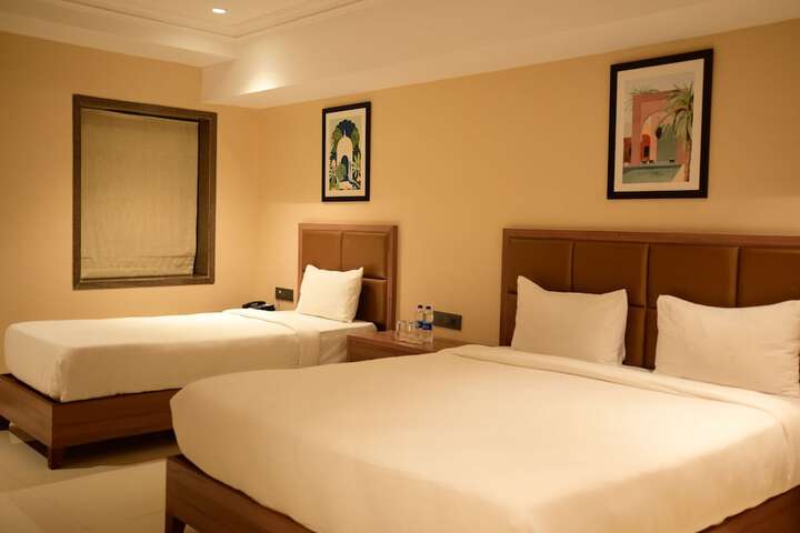 Room 4 of 27