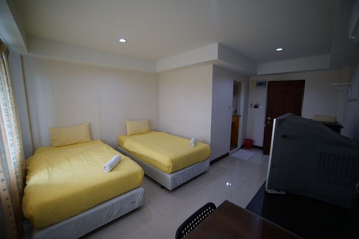 Room 19 of 34