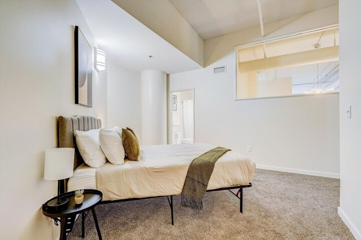 Room 21 of 194