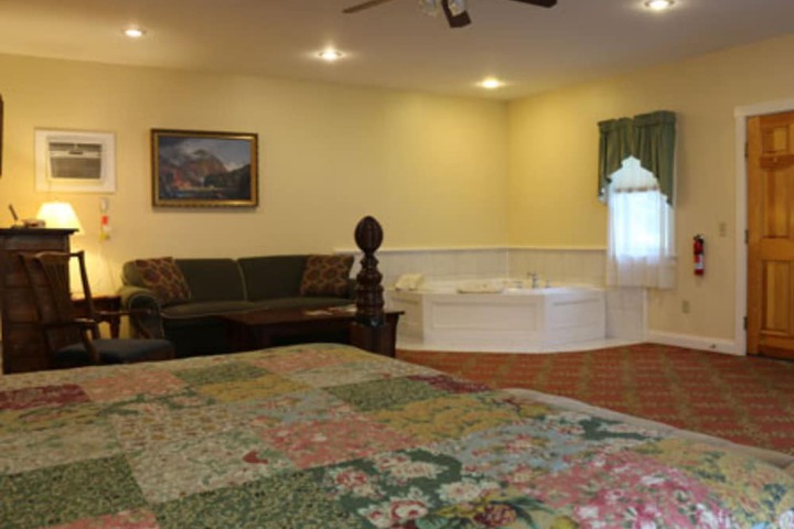 Jetted tub