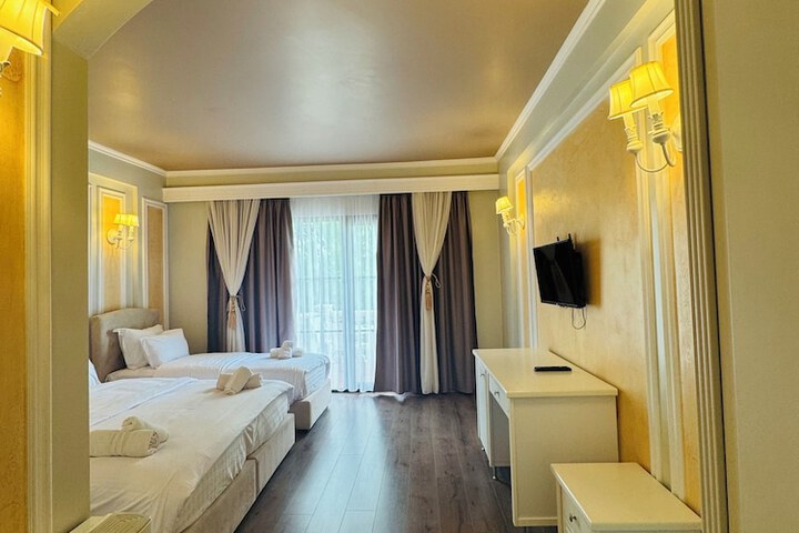 Room 15 of 31