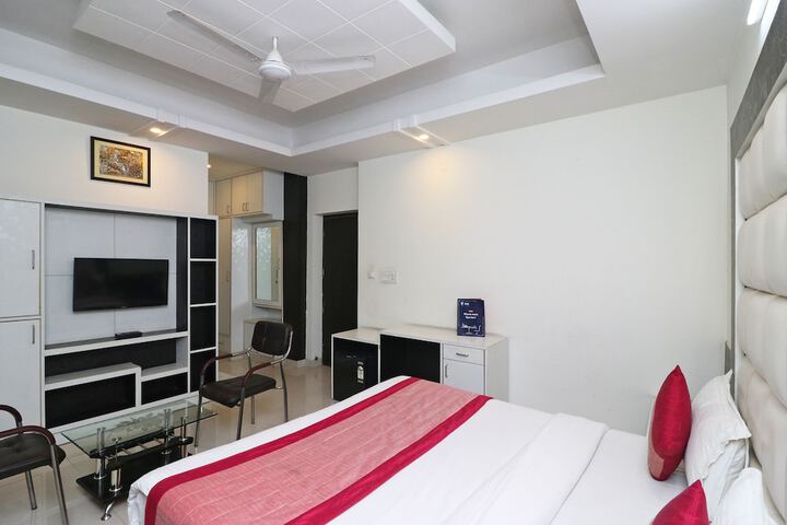 Room 15 of 25