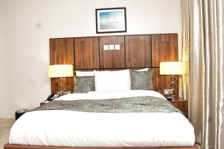 Room 2 of 9