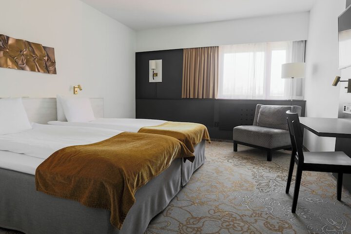 Room 47 of 95