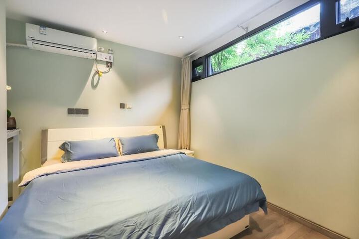 Room 5 of 48