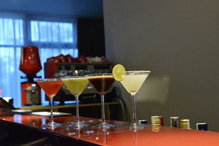 Lounge 40 of 62