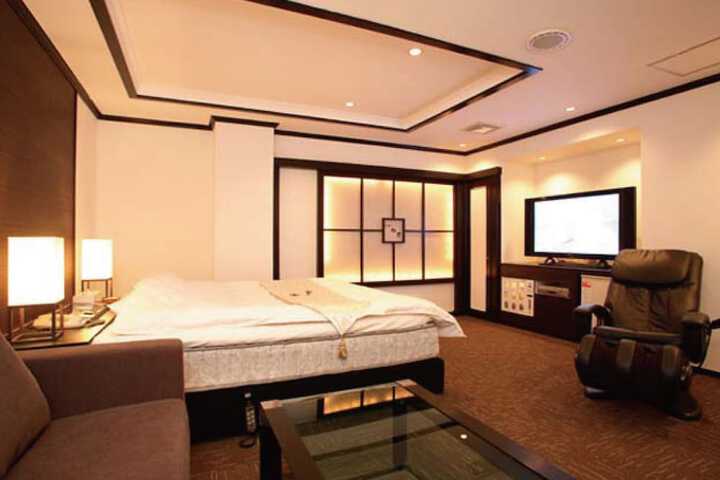 Room 2 of 19