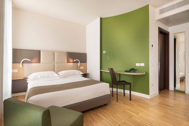 Room 5 of 53
