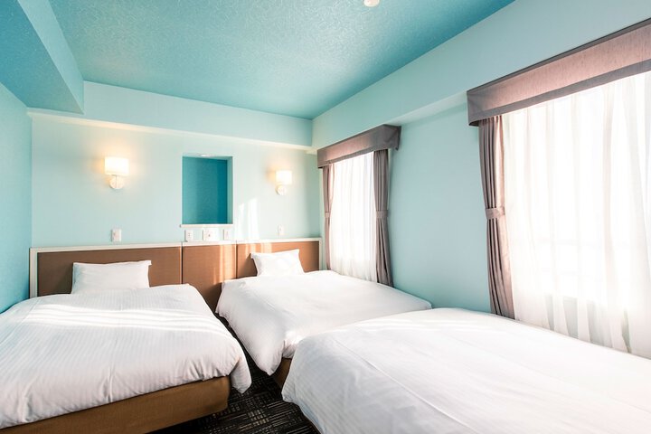 Room 8 of 72