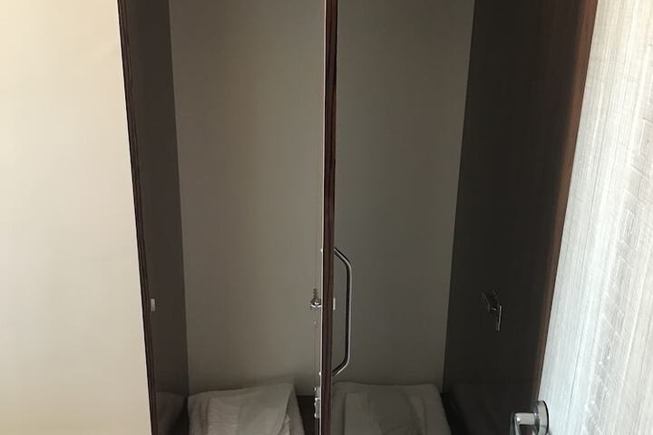 Room 8 of 47