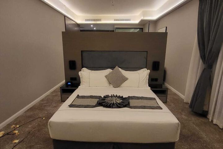 Room 15 of 39