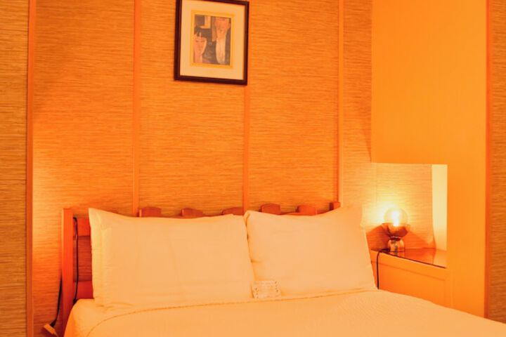 Room 9 of 125