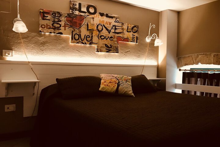 Room 6 of 49