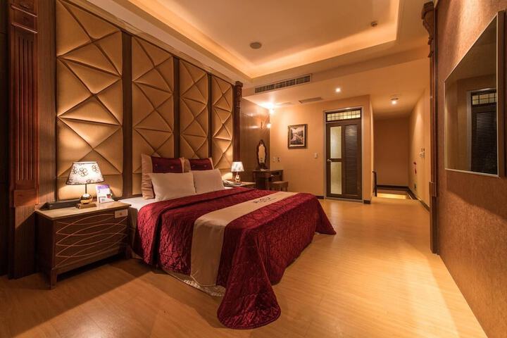 Room 13 of 54