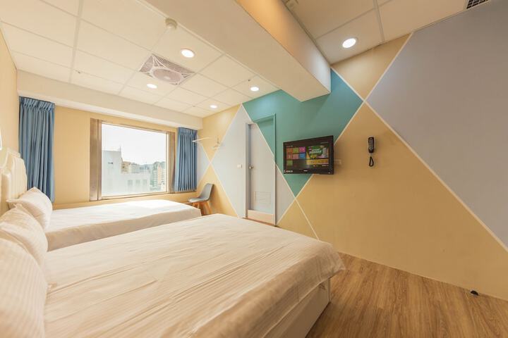 Room 9 of 31