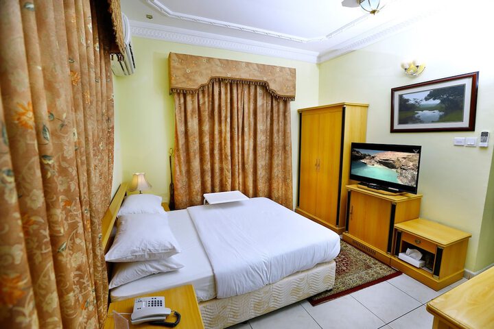 Room 20 of 74