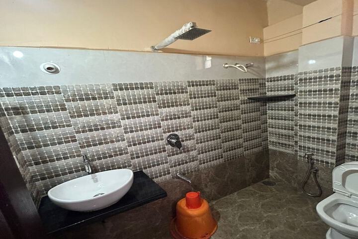 Room 21 of 27