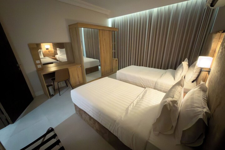 Room 15 of 23