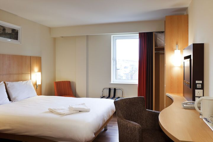 Room 3 of 55