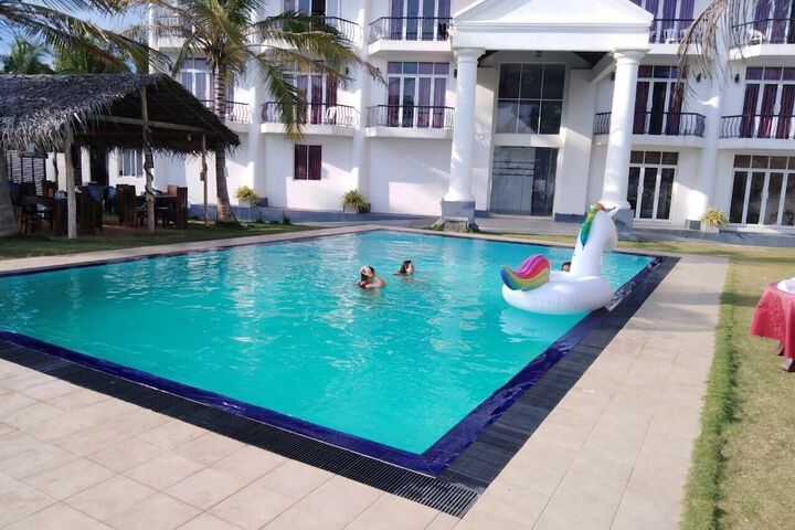 Pool 32 of 74
