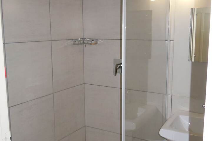 Room 9 of 20