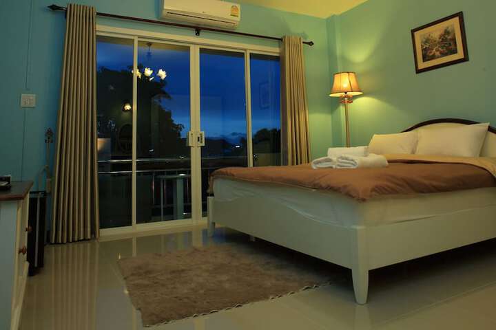 Room 8 of 21
