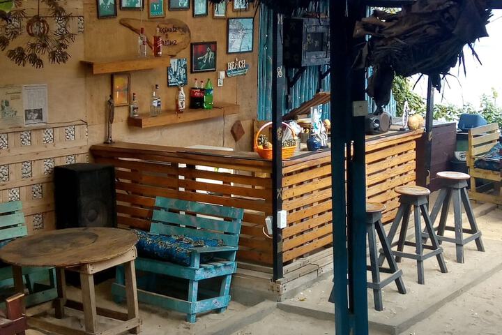 Sports bar