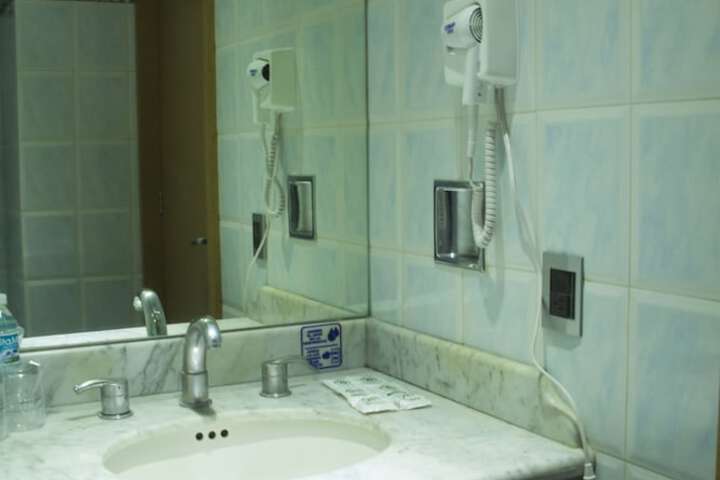 Room 8 of 46