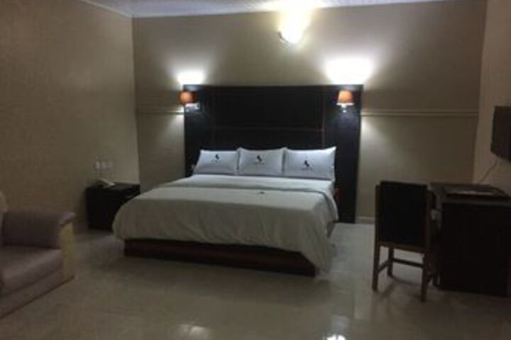 Room 18 of 41