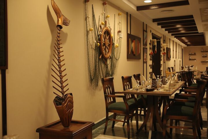 Dining 51 of 81