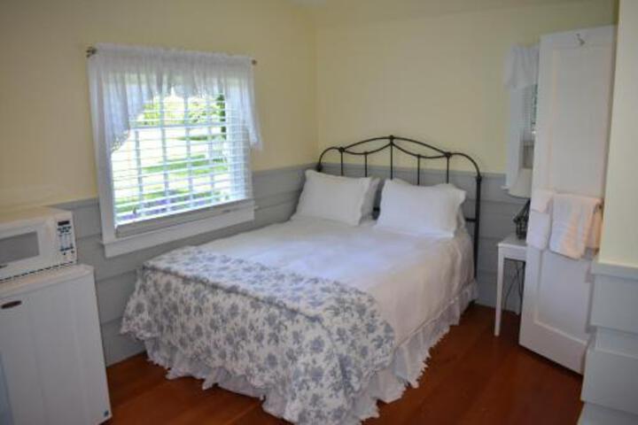 Hathaways Guest Cottages in Charlestown, MA