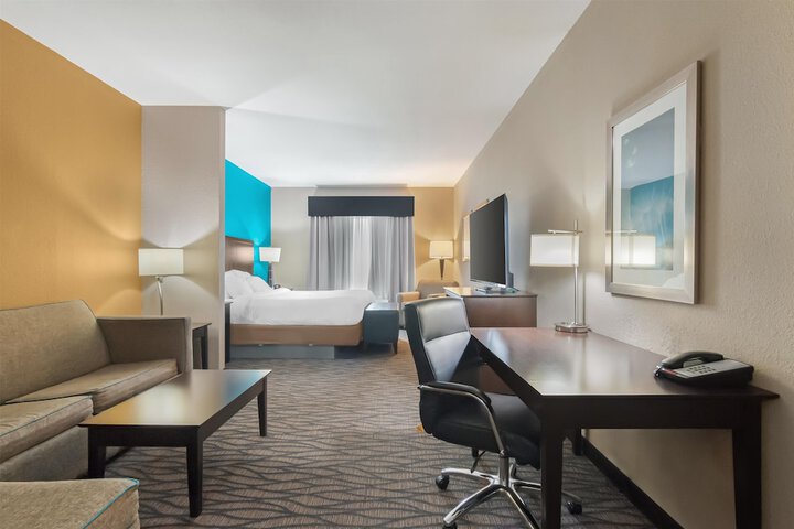 Room 9 of 40