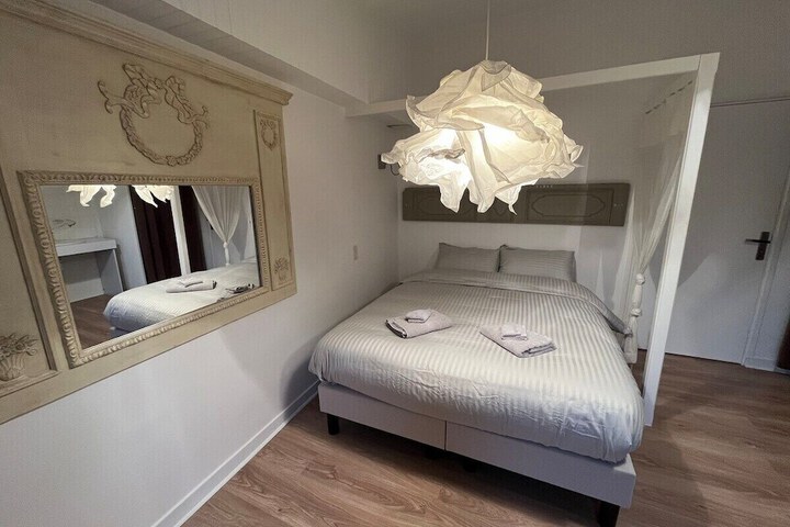 Room 8 of 47