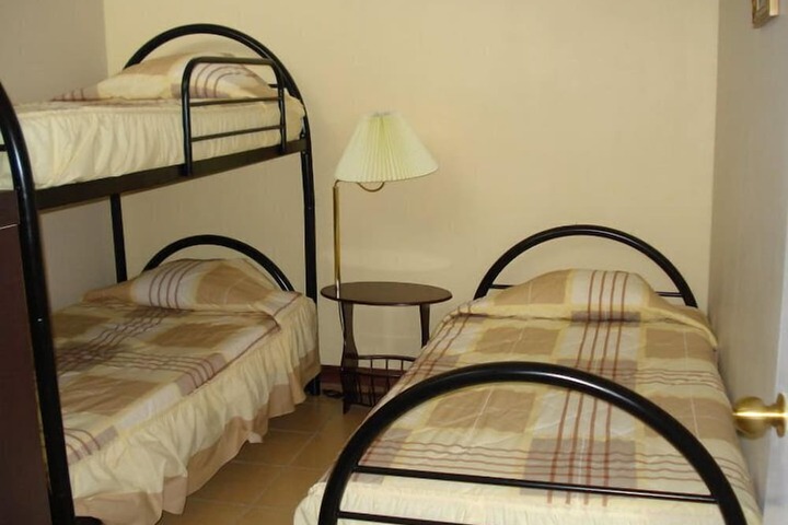 Room 2 of 39