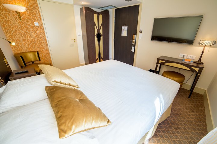 Room 13 of 54
