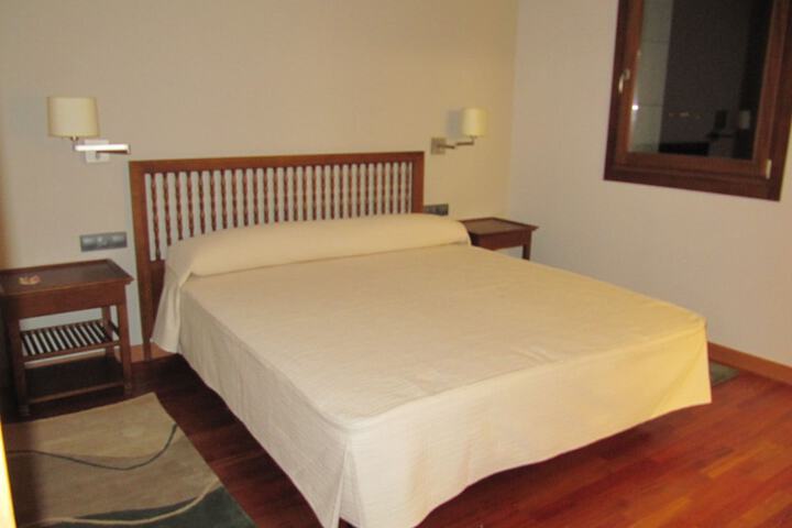 Room 8 of 37