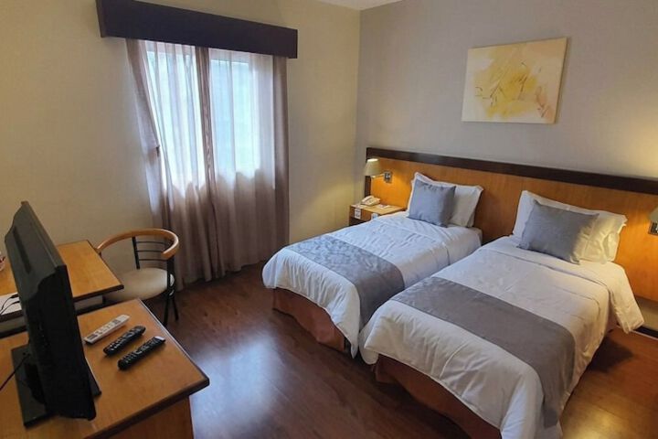 Room 9 of 46