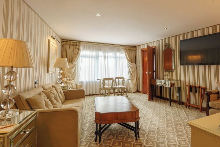 Room 25 of 63