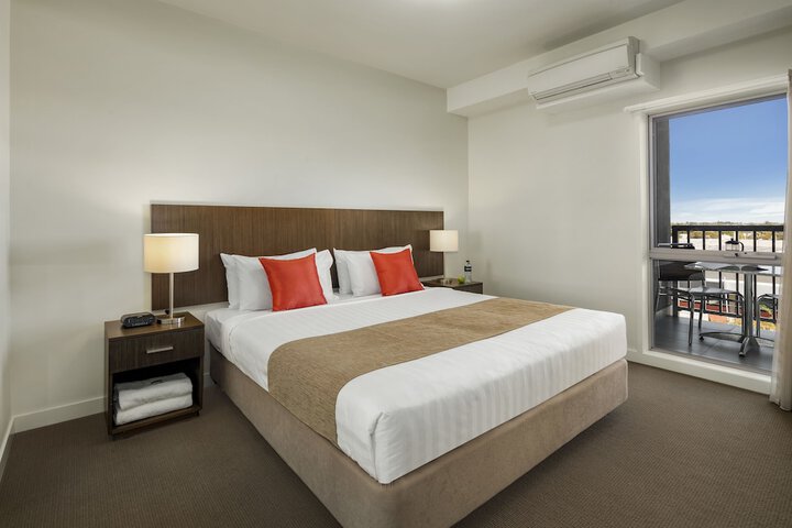Room 8 of 30