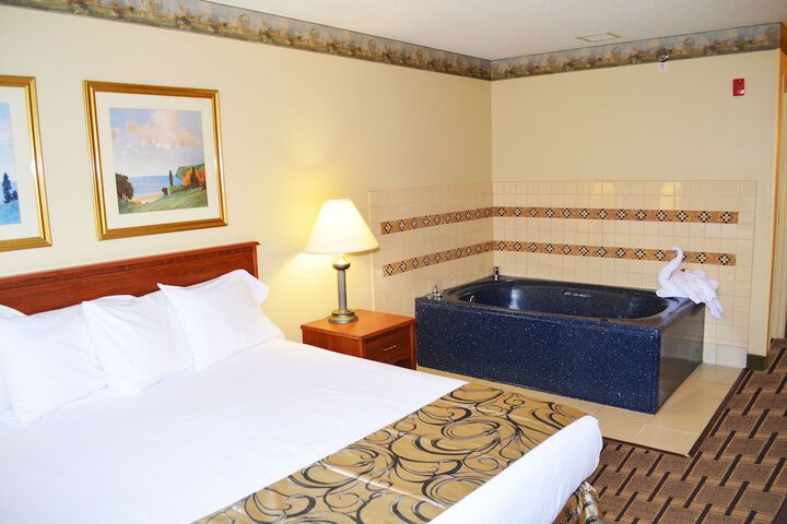 1 King Bed (9 of 13)
