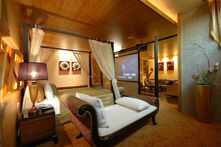 Room 14 of 49