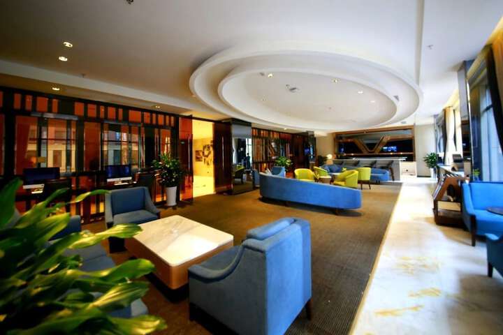 Howard Johnson Life Geckor Zhu