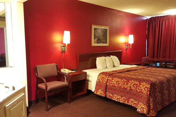 Room 10 of 27