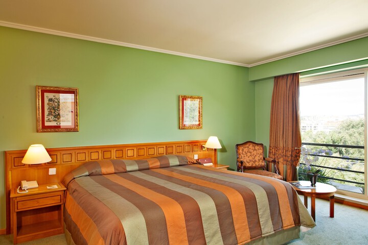 Room 12 of 48