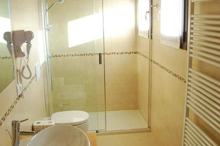 Room 32 of 52