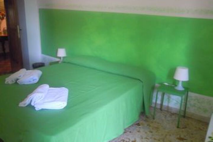Room 20 of 37