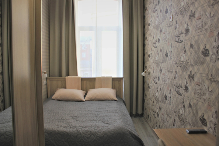 Room 3 of 37