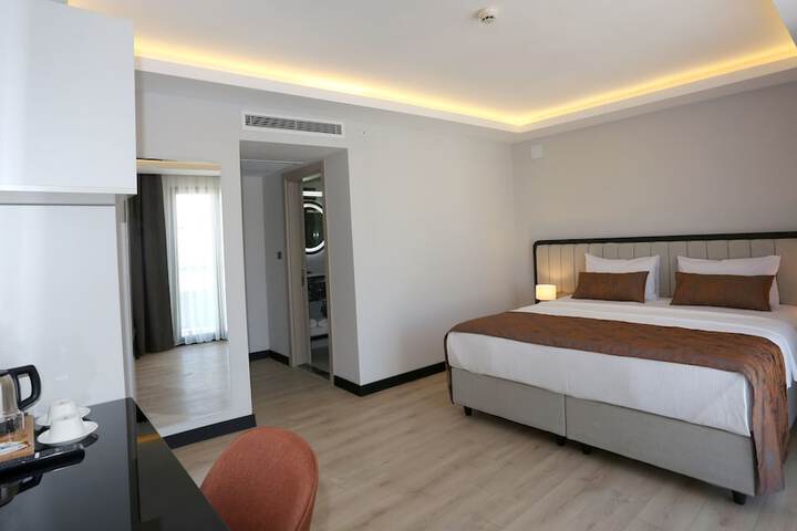 Room 15 of 29